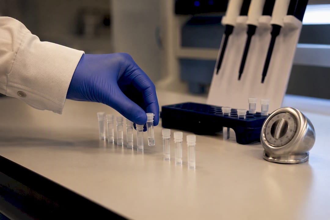 Timed assay tubes arranged for half-life study